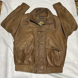 Authentic Vintage Wilson Adventure Bound Size Medium Leather Bomber Jacket/Coat